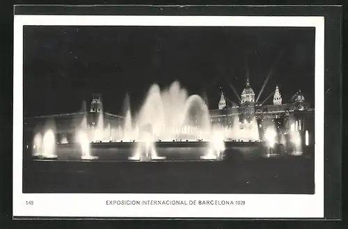 AK Barcelona, Exposicion Internacional 1929, Fuente Monumental nocturna