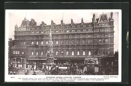 AK London, Charing Cross Station, Passanten vor dem Bahnhof