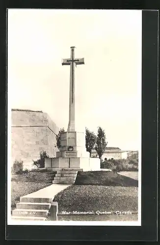 AK Quebec, Canada, at the War Memorial