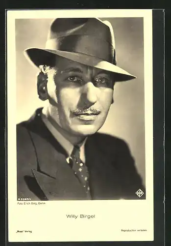 AK Schauspieler Willy Birgel mit Mantel und Hut