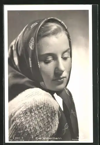 AK Schauspieler Eva Immermann mit Kopfbedeckung