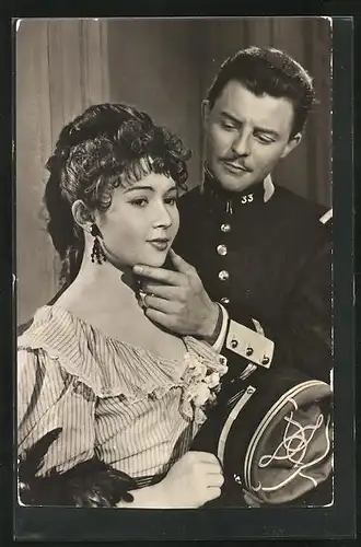 AK Schauspieler Gérard Philipe als Leutnant Armand in einer Filmszene