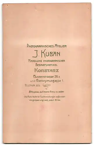 Fotografie J. Kuban, Konstanz, Hussenstr. 26a, Portrait älterer Herr im Anzug mit Fliege und Vollbart