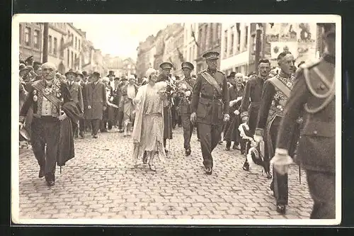 AK Mons, Visite de la famille royale von Belgien à l`occasion du Centenaire de l`Indépendance Naitonale 1830-1930