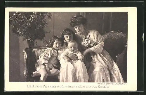AK I. K. H. Frau Prinzessin Rupprecht von Bayern mit Kindern