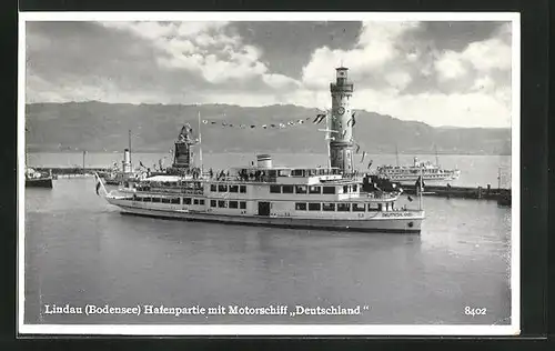 AK Lindau /Bodensee, Hafenpartie mit Motorschiff Deutschland