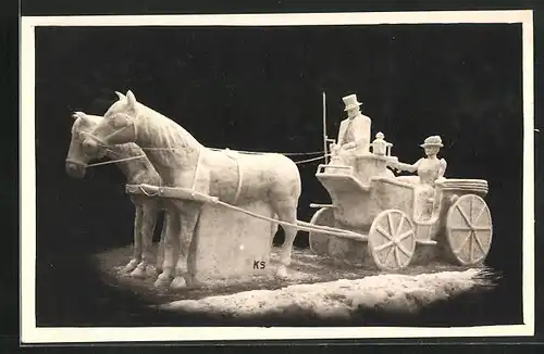 AK Schneeplastik einer Kutsche