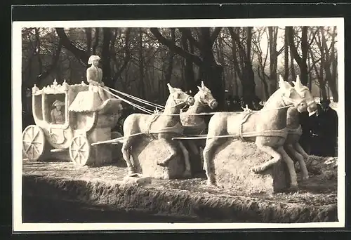 AK Schneeplastik eines Vierspänners mit Altem Fritz