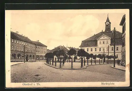 AK Ohrdruf i. Th., Marktplatz mit Rathaus