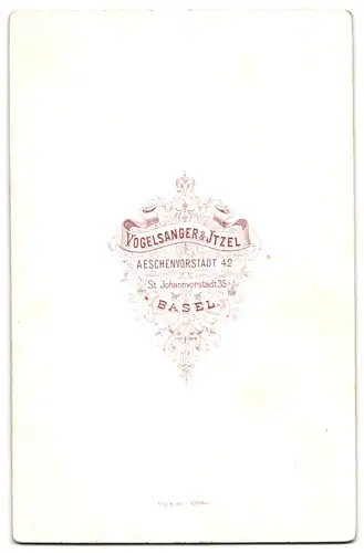 Fotografie Vogelsanger & Itzel, Basel, Portrait Frau mit Hochsteckfrisur und Korkenzieherlocken