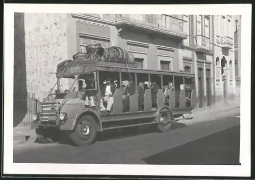 Fotografie Bus, Omnibus, Linienbus mit Dachgepäckträger