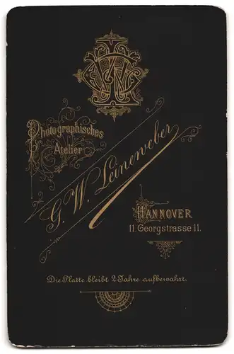 Fotografie G. W. Leineweber, Hannover, Georgstrasse 11, Mann im Anzug mit Vollbart