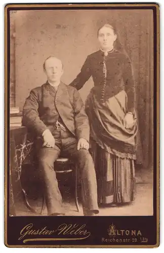 Fotografie Gustav Weber, Altona, Reichenstrasse 29, Portrait eines Bürgerlichen Paares