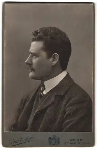 Fotografie Paul Eckert, Wien, Favoritenstrasse 21, Portrait bürgerlicher Herr mit Oberlippenbart