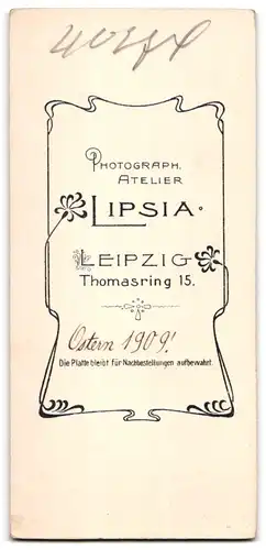 Fotografie Atelier Lipsia, Leipzig, Thomasring 15, Portrait junge Dame im weissen Kleid