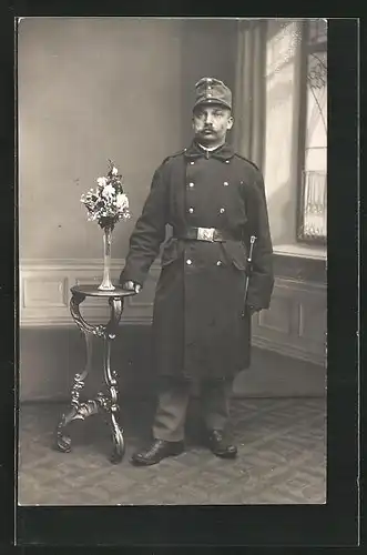 Foto-AK Österreichischer Soldat in Uniform mit Käppi