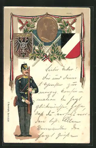 Präge-AK Soldat mit Gewehr, Wappen, Wilhelm II.