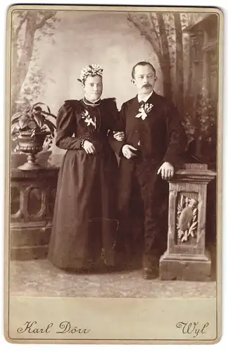 Fotografie Karl Dörr, Wil /St. Gallen, Obere Bahnhofstrasse, Portrait junges Paar in hübscher Kleidung