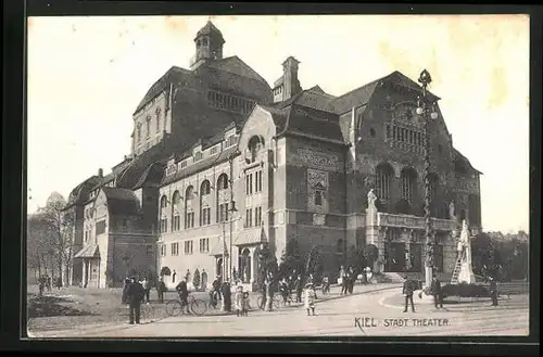 AK Kiel, Stadt-Theater mit Denkmal