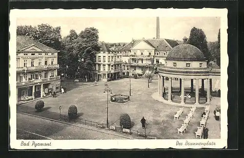 AK Bad Pyrmont, Der Brunnenplatz