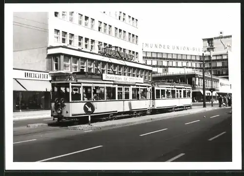 Fotografie unbekannter Fotograf, Ansicht Berlin, Strassenbahn-Triebwagen Linie 76 Richtung Spandau in der Kantstrasse