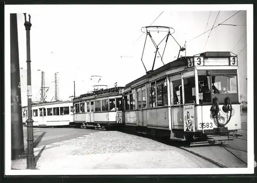 Fotografie unbekannter Fotograf, Ansicht Berlin, Strassenbahn-Triebwagen Nr. 3583, Grosszug Linie 3 Richtung Hermannplatz