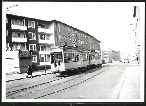 Fotografie unbekannter Fotograf, Ansicht Berlin, Strassenbahn-Triebwagen Nr. 3566 Linie 53 in der Stresowstrasse