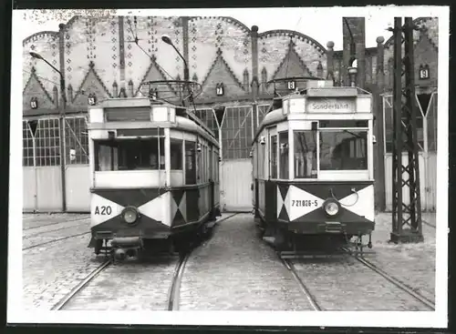 Fotografie unbekannter Fotograf, Ansicht Berlin, Strassenbahn-Triebwagen Nr. A20 vor Depot Betriebshof Köpenick