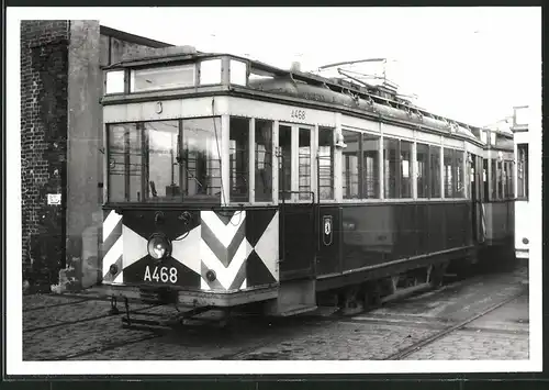 Fotografie unbekannter Fotograf, Ansicht Berlin, Strassenbahn-Triebwagen Nr. A468 am Betriebshof Spandau