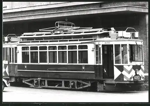 Fotografie unbekannter Fotograf, Ansicht Berlin, Strassenbahn-Triebwagen Nr. A393, Betriebshof Charlottenburg