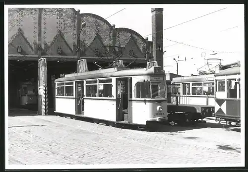 Fotografie unbekannter Fotograf, Ansicht Berlin-Köpenick, Strassenbahn-Triebwagen Linie 83 am Depot - Betriebshof