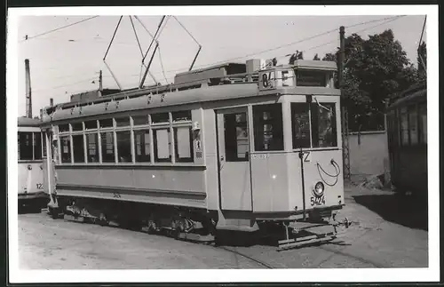 Fotografie unbekannter Fotograf, Ansicht Berlin-Köpenick, Strassenbahn-Triebwagen Nr. 5424 auf BVG-Betriebshof