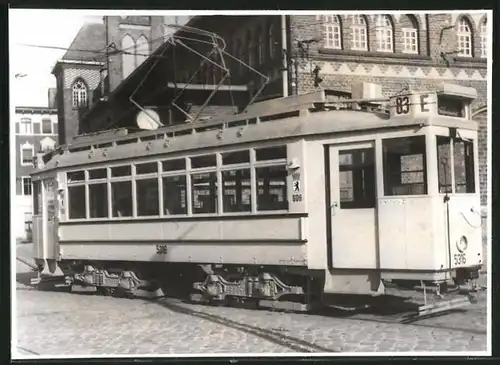 Fotografie unbekannter Fotograf, Ansicht Berlin-Köpenick, Strassenbahn-Triebwagen Nr. 5316 bei Betriebshof-Einfahrt