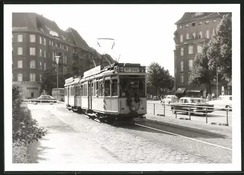 Fotografie unbekannter Fotograf, Ansicht Berlin, Theodor-Heuss Platz, Strassenbahn-Triebwagen Nr. 3322 Richtung Bhf. Zoo