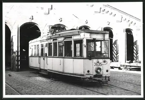 Fotografie unbekannter Fotograf, Ansicht Berlin-Schöneberg, Strassenbahn-Triebwagen Nr. 3635 bei Depot-Einfahrt