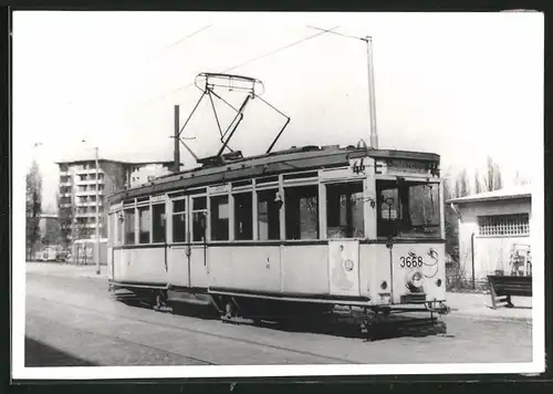 Fotografie unbekannter Fotograf, Ansicht Berlin, Händelplatz, Strassenbahn-Triebwagen Nr. 3668 Richtung Charlottenburg