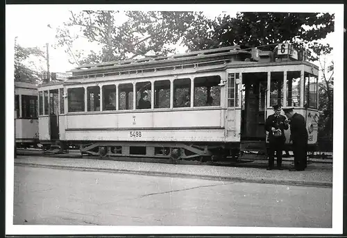 Fotografie unbekannter Fotograf, Ansicht Berlin, Wartburgplatz, Strassenbahn-Triebwagen Nr. 5498 der Linie 6