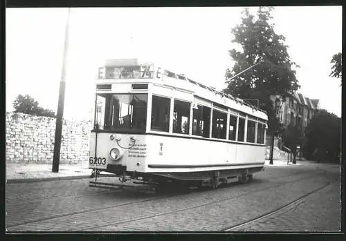 Fotografie unbekannter Fotograf, Ansicht Berlin, Händelplatz, Strassenbahn-Triebwagen Nr. 6203 der Linie 74E