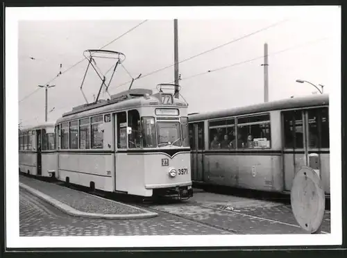 Fotografie unbekannter Fotograf, Ansicht Berlin, Alexanderplatz, Strassenbahn-Triebwagen Nr. 3971 Richtung Taubenstrasse