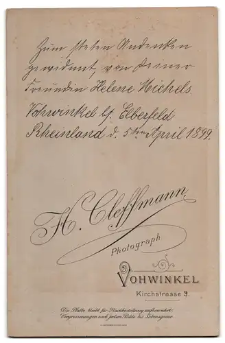 Fotografie H. Cleffmann, Vohwinkel, Kirchstrsse 9, Portrait junge Dame im Kleid mit Kragenbrosche