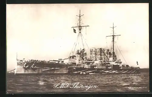 AK S. M. S. Thüringen vor einer Küste