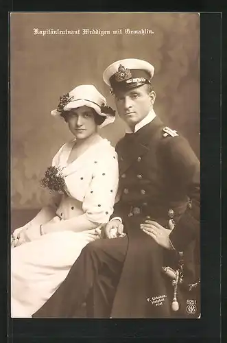 AK Doppelportrait U-Boot-Kapitänleutnant Weddigen in Uniform mit Gemahlin