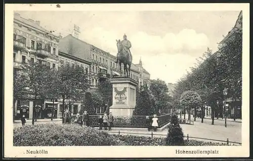 AK Berlin-Neukölln, Hohenzollernplatz mit Denkmal