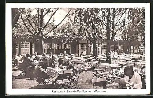 AK Berlin-Wannsee, Restaurant Strand-Pavillon, Sommergarten mit Gästen