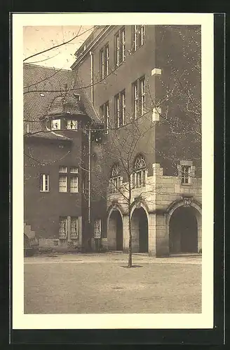 AK Berlin-Lichtenberg, vorderer Hof des Reformgymnasiums