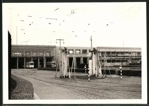 Fotografie unbekannter Fotograf, Ansicht Berlin-Britz, Strassenbahn Betriebshof-Depot der BVG