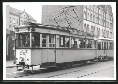 Fotografie unbekannter Fotograf, Ansicht Berlin, Mariendorfer Weg, Strassenbahn-Triebwagen Nr. 3724 nach Schulenburgpark