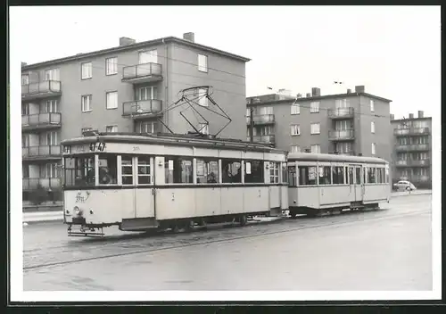 Fotografie unbekannter Fotograf, Ansicht Berlin-Britz, Gradestrasse, Strassenbahn-Triebwagen Nr. 3711 Richtung Britz