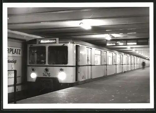 Fotografie U-Bahn Triebwagen Nr. 1476 Richtung Alexander Platz, BVG-Berlin