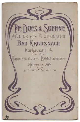 Fotografie Ph. Does und Soehne, Bad Kreuznach, Kurhausstrasse 14, Portrait niedliches Mädchen in weissem Kleid